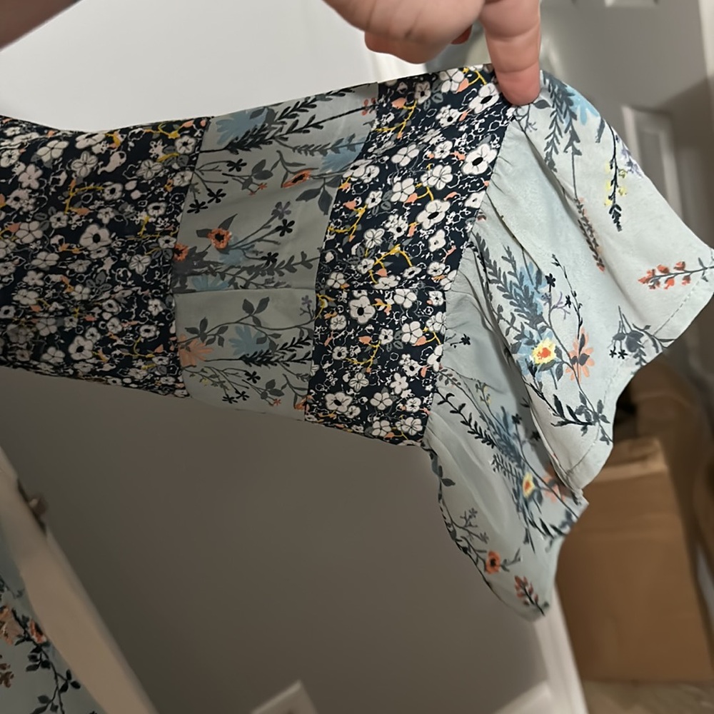 Floral Top - Picture 3 of 3